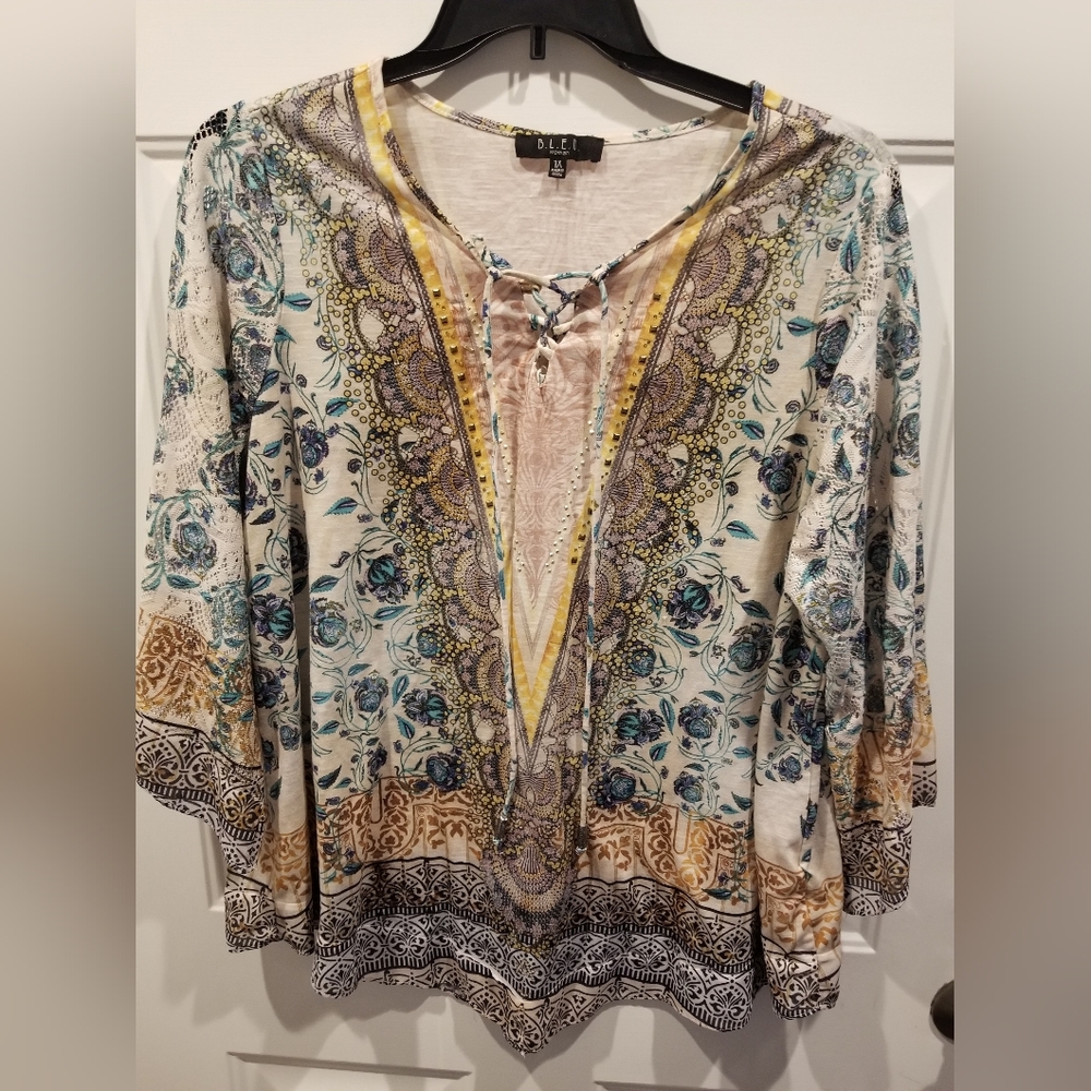 Womans Bleu 1X top